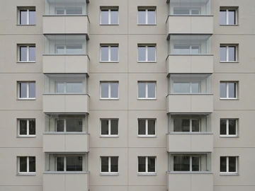 Tā pati fasāde pēc siltināšanas un apdares